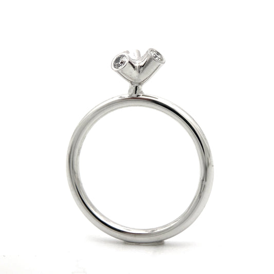 Floe Ring With Diamonds